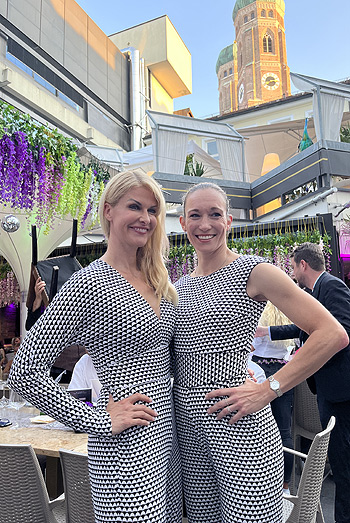 Natasche Grün (Dresscoded.com), Moderatorin und Ex-Kickboxerin Christine Theiss  15 Jahre H'ugo's Pizza Bar Lounge am Münchner Promenadenplatz(Foto: Martin Schmitz)